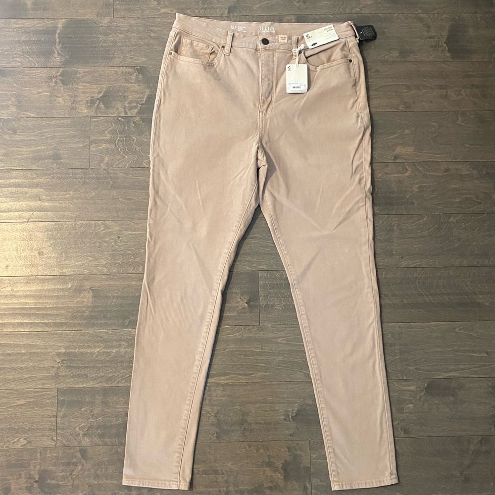 NWT a.n.a Khaki Hi-Rise Skinny Pants